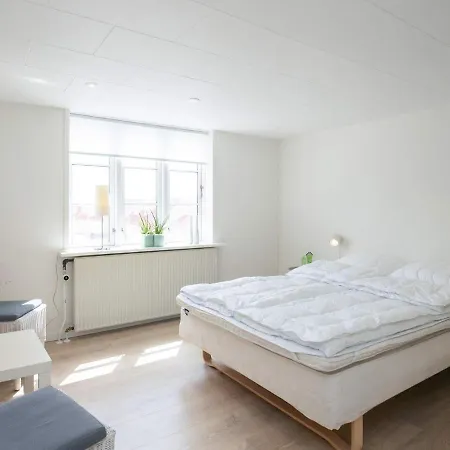 6 Person In L Kken Løkken