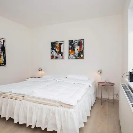 6 Person In Lokken-by Traum *